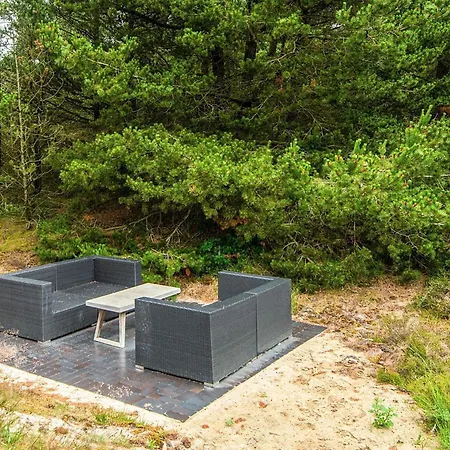 7 Person In Henne-by Traum *